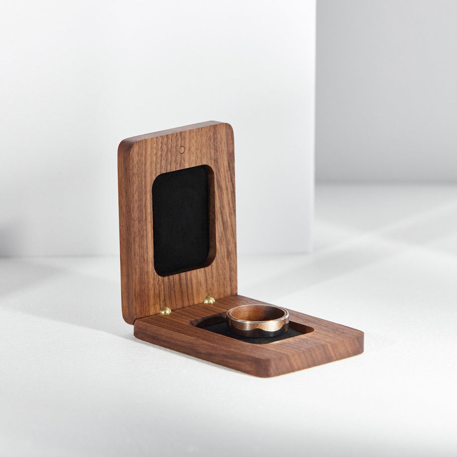 Walnut Single Band Ring Box