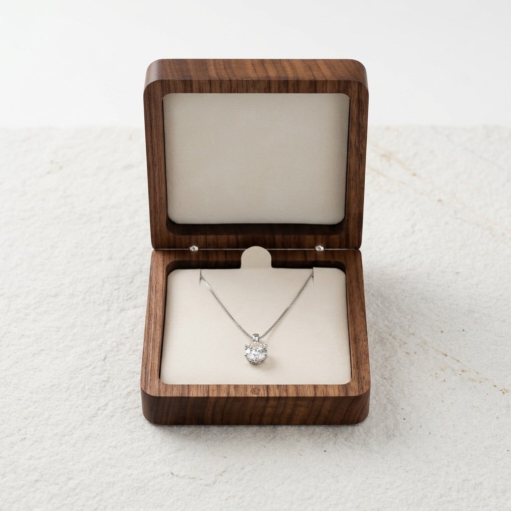 Large Walnut Necklace Beige Box